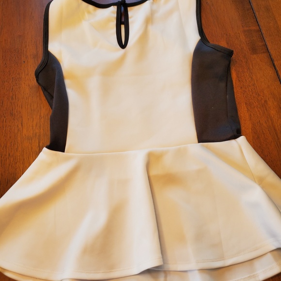 Bisou Bisou Peplum Black and White Top - Picture 5 of 7